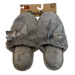 Dearfoams memory foam faux fur slippers indoor/outdoor grey with bow slip on 6